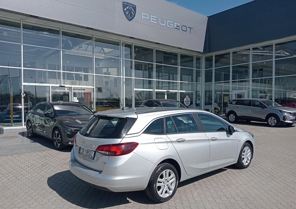 Opel Astra cena 44900 przebieg: 242948, rok produkcji 2017 z Łeba małe 37
